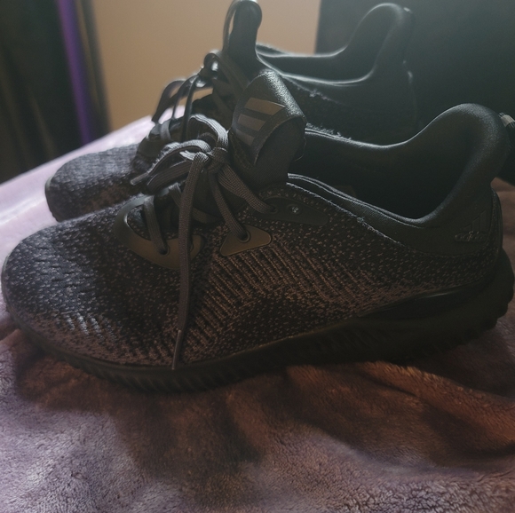 Adidas Alpha Bounce - Picture 3 of 5